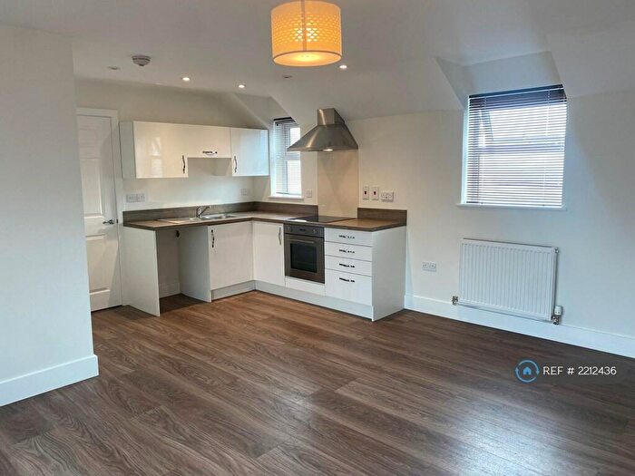 1 Bedroom Flat To Rent In Ackland Close, Bideford, EX39