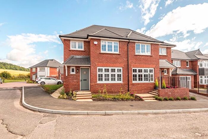 3 Bedroom Semi-Detached House To Rent In Ernest Road, Alton, GU34