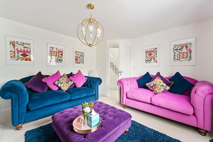 4 Bedroom Detached House For Sale In Brodie Rise, Salisbury, SP2