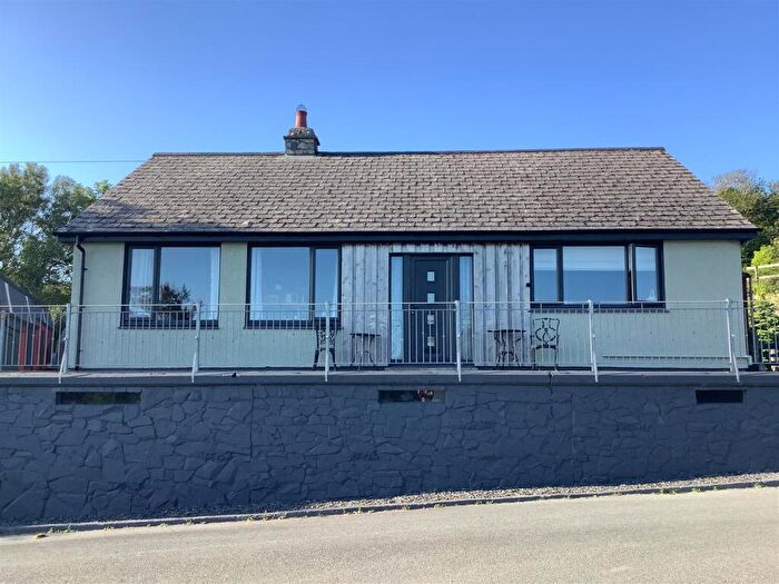 3 Bedroom Detached Bungalow For Sale In Clawdd Cysgod, Garn Gelli, Fishguard, SA65