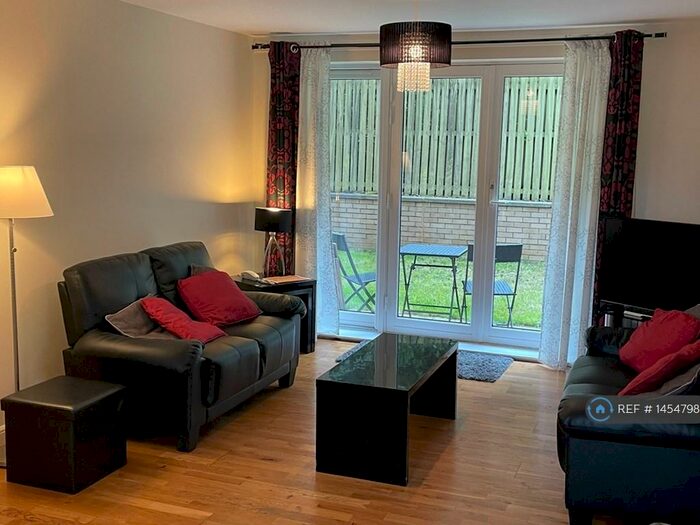 3 Bedroom Flat To Rent In Duff Street, Edinburgh, EH11