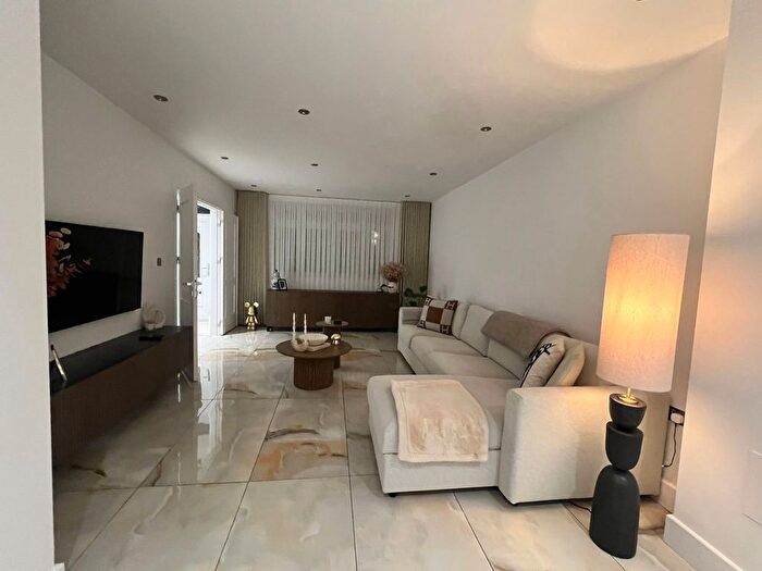 3 Bedroom Terraced House To Rent In Chichester Road, Edmonton, N9