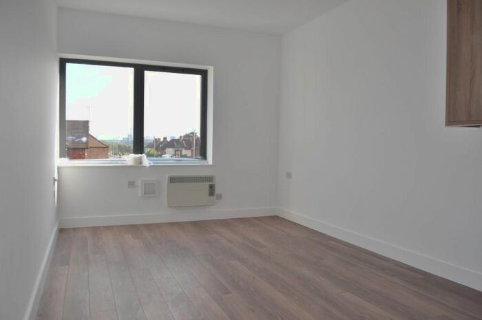 1 Bedroom Flat To Rent In Dunlop Road, Ipswich, IP2