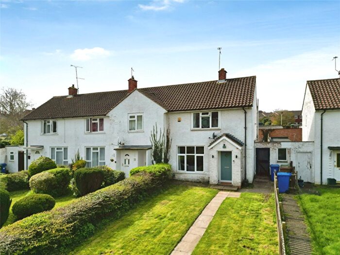 2 Bedroom End Terrace House For Sale In Birchetts Close, Bracknell, Berkshire, RG42