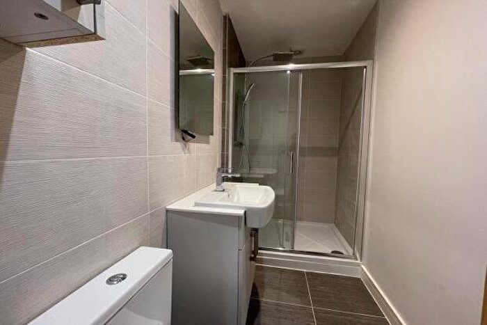 4 Bedroom Semi-Detached House To Rent In Henry Road, Nottingham, NG9