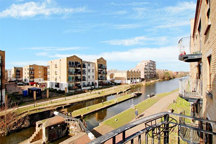 2 Bedroom Flat To Rent In Copperfield Road, Mile End, London, E3