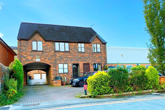 1 Bedroom Flat To Rent In Whincup Close, Gavins Court Whincup Close, HG5