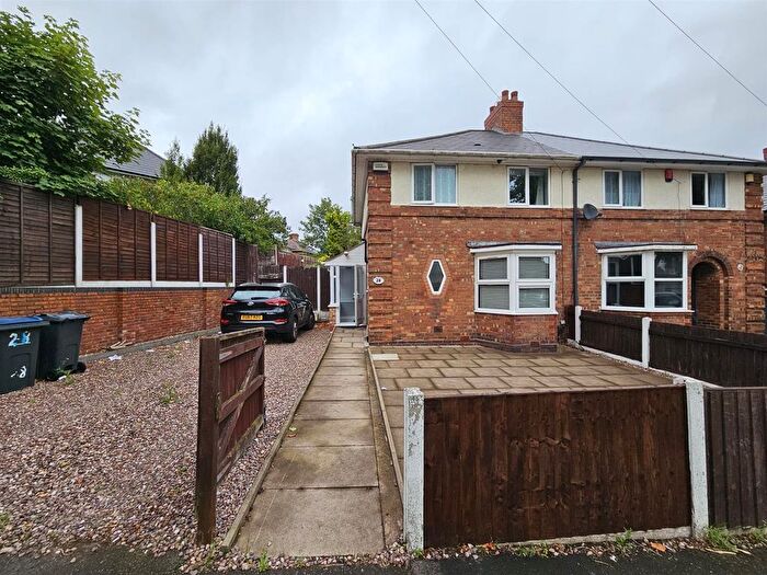 3 Bedroom Semi-Detached House To Rent In Warren Farm Road, Birmingham, B44