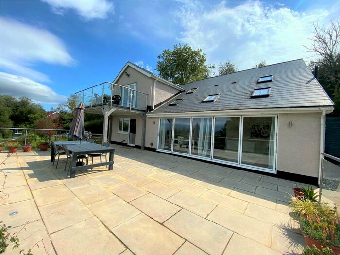 3 Bedroom Detached House For Sale In Cwmfelin Road, Betws, Ammanford, Carmarthenshire, SA18