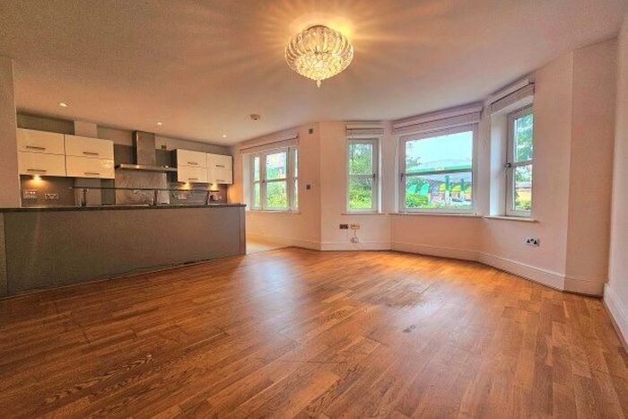 2 Bedroom Flat To Rent In Widmore Road, Bromley, BR1