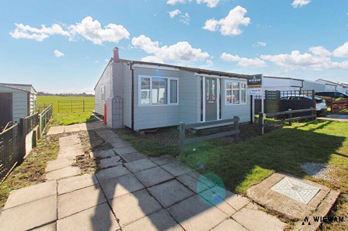 2 Bedroom Detached Bungalow For Sale In Kenwood, Withernsea, HU19