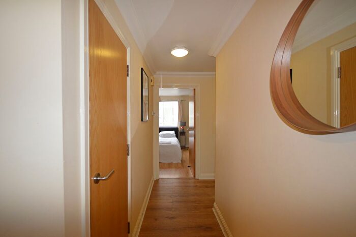 2 Bedroom Flat To Rent In The Avenue, Wembley, HA9