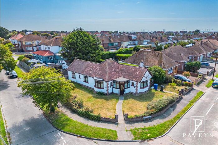 4 Bedroom Detached Bungalow For Sale In Seafield Gardens, Clacton-On-Sea, CO15
