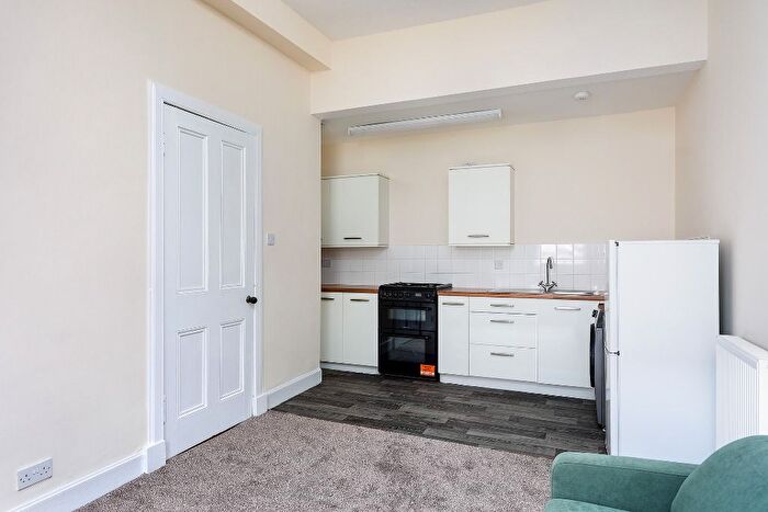 1 Bedroom Flat To Rent In Wardlaw Place, Gorgie, Edinburgh, EH11