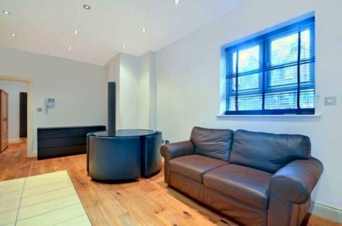1 Bedroom Apartment To Rent In Inc Hw & Htg Camden Street, Camden, London, NW1