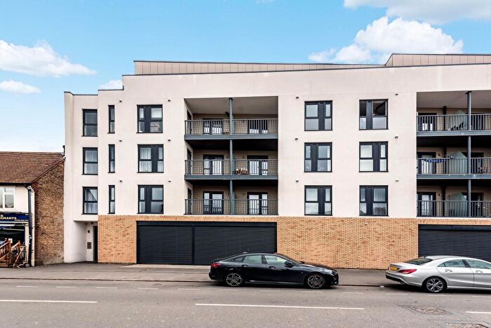 2 Bedroom Apartment To Rent In Stoke Road, Slough, SL2