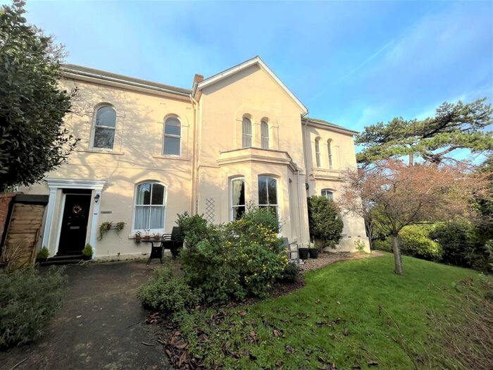 2 Bedroom Apartment To Rent In Rolle Villas, Exmouth, EX8