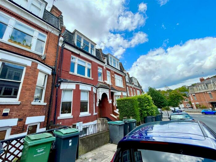 2 Bedroom Flat To Rent In Milton Avenue, Highgate, N6