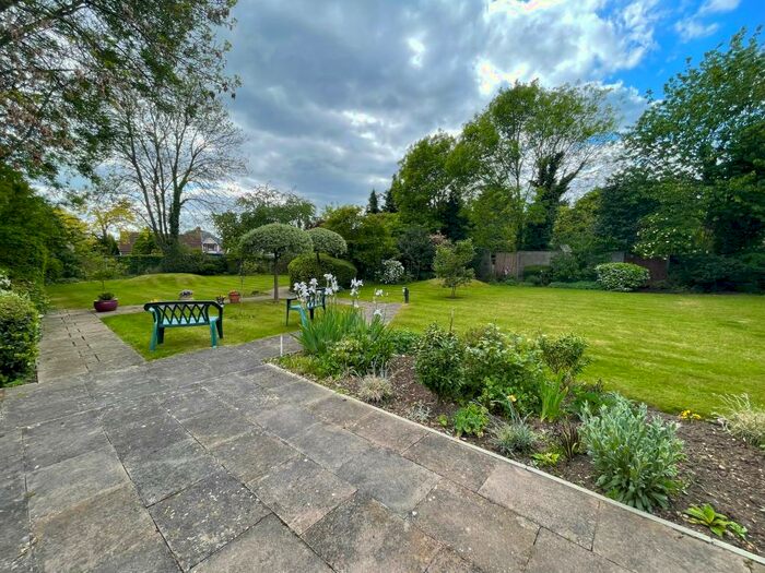 1 Bedroom Flat To Rent In Fernleigh Court, RM7