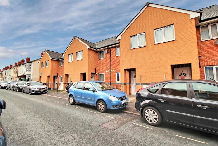 2 Bedroom Terraced House For Sale In Stratton Road, Gloucester, GL1