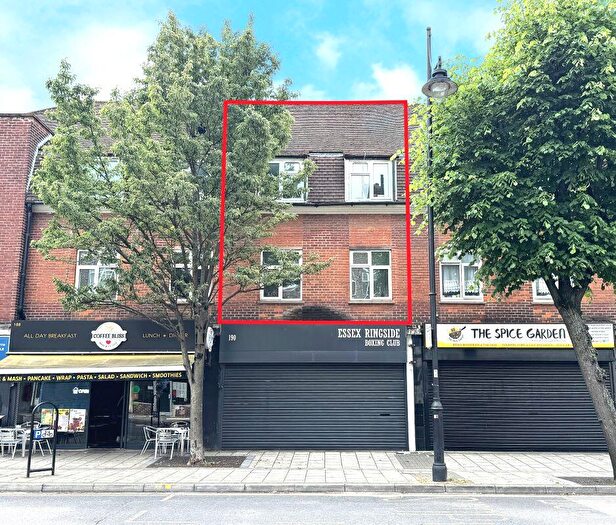 2 Bedroom Maisonette For Sale In (A) Elm Park Avenue, Hornchurch, RM12