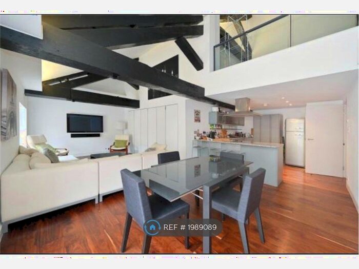 2 Bedroom Flat To Rent In The Highway, London, E1W