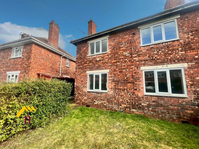 3 Bedroom Semi-Detached House To Rent In Oakmoor Road, Moorends, Doncaster, DN8