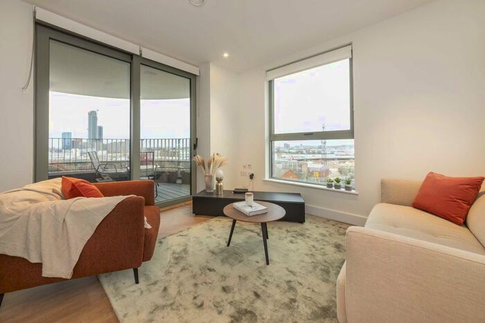 2 Bedroom Flat To Rent In Union Way, London, NW10