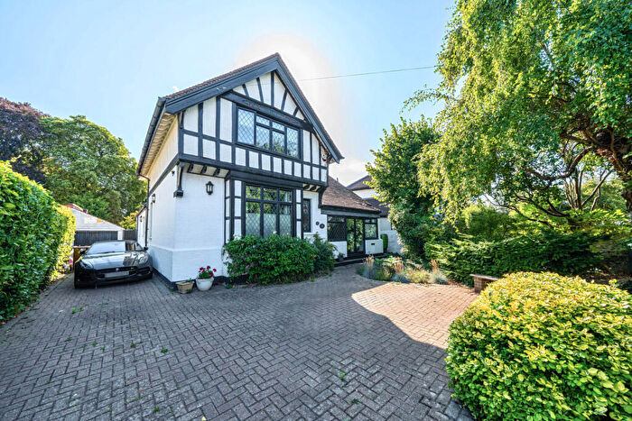 4 Bedroom Detached House For Sale In Lennox Road, Gravesend, Kent, DA11