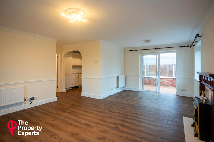 1 Bedroom Bungalow For Sale In Coley Avenue, Reading, RG1