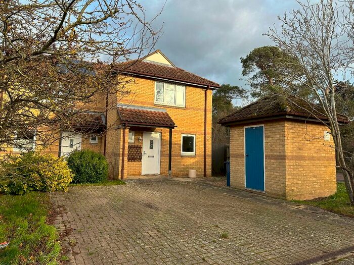 3 Bedroom Semi-Detached House To Rent In Maurice Close, Kimbolton, Huntingdon, PE28