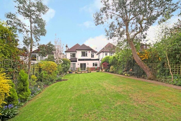 5 Bedroom Detached House To Rent In Dukes Avenue Edgware, HA8