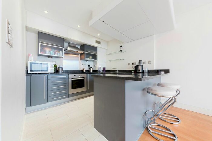 1 Bedroom Flat To Rent In Parliament View Apartments, Albert Embankment, London, SE1