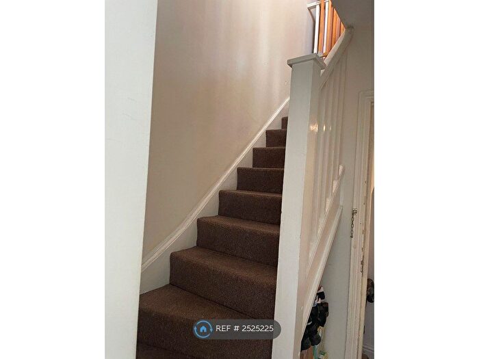 1 Bedroom Flat To Rent In Chingford, London, E4