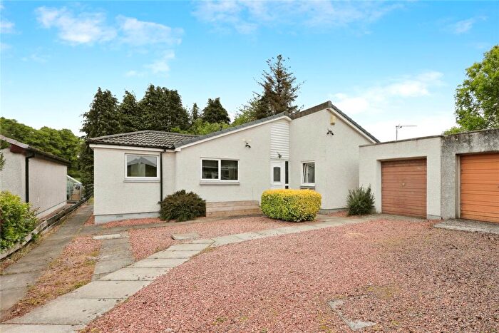 4 Bedroom Detached House For Sale In Cairn Grove, Crossford, Dunfermline, Fife, KY12