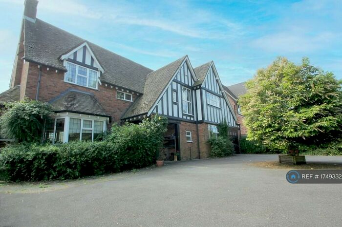 6 Bedroom Detached House To Rent In Whitefields Road, Solihull, B91
