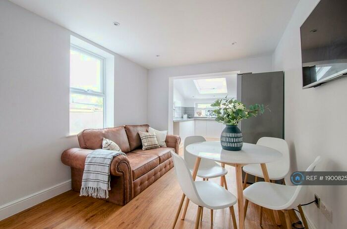 5 Bedroom Terraced House To Rent In Winchester Road, Bath, BA2