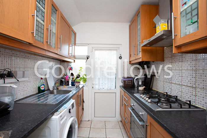 4 Bedroom Semi Detached House To Rent In Sutton Common Road, Sutton, Surrey, SM3