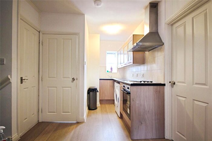 2 Bedroom Apartment To Rent In Caversham Road, Reading, Berkshire, RG1