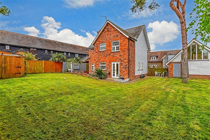 4 Bedroom Detached House For Sale In Chapman Fields, Cliffsend, Ramsgate, Kent, CT12