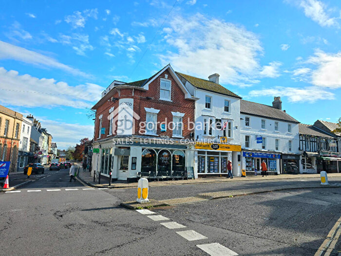 2 Bedroom Flat To Rent In Church Street, Christchurch, Dorset, BH23