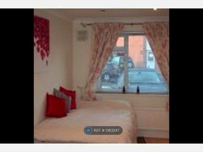 Studio To Rent In Reynards Close, Winnersh, Wokingham, RG41