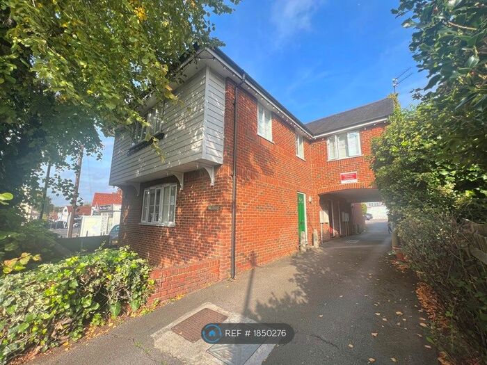 1 Bedroom Maisonette To Rent In The Limes, Abridge, RM4