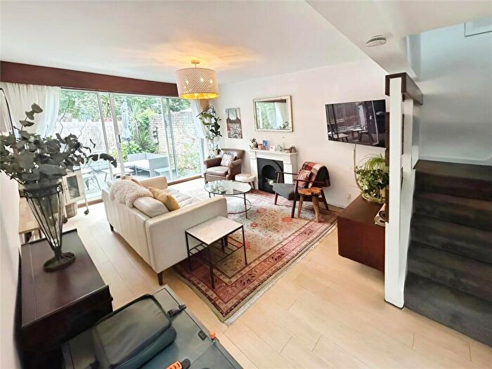 4 Bedroom Terraced House To Rent In Caroline Close, Croydon, CR0