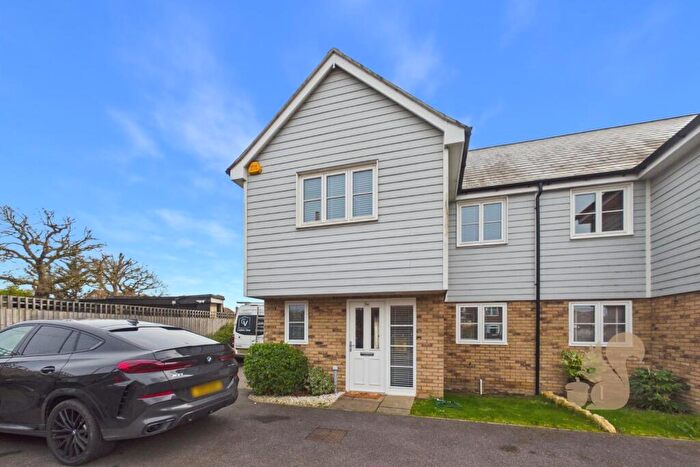 3 Bedroom Semi-Detached House For Sale In Dumsday Drive, Weeley Heath, CO16