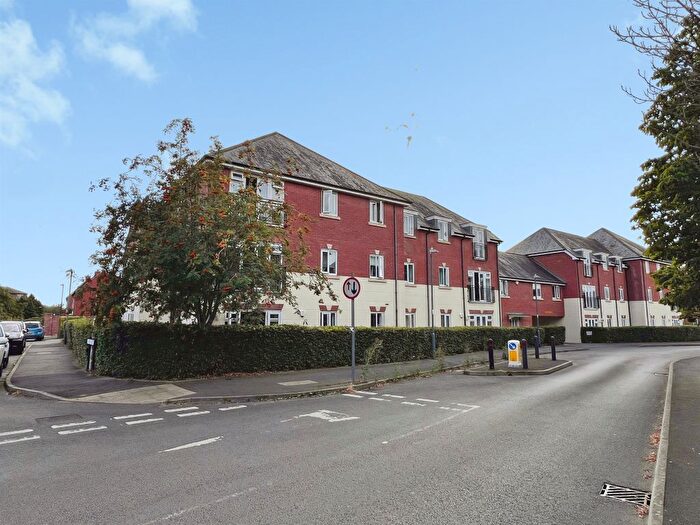 2 Bedroom Flat For Sale In Dickens Close, Stratford-Upon-Avon, CV37