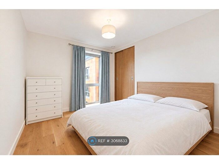 2 Bedroom Flat To Rent In Rathbone Market, London, E16