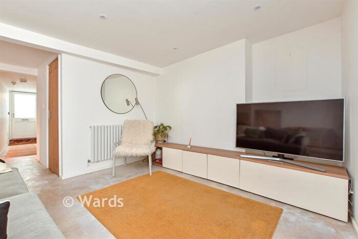 2 Bedroom Apartment For Sale In Albert Terrace, Margate, Kent, CT9