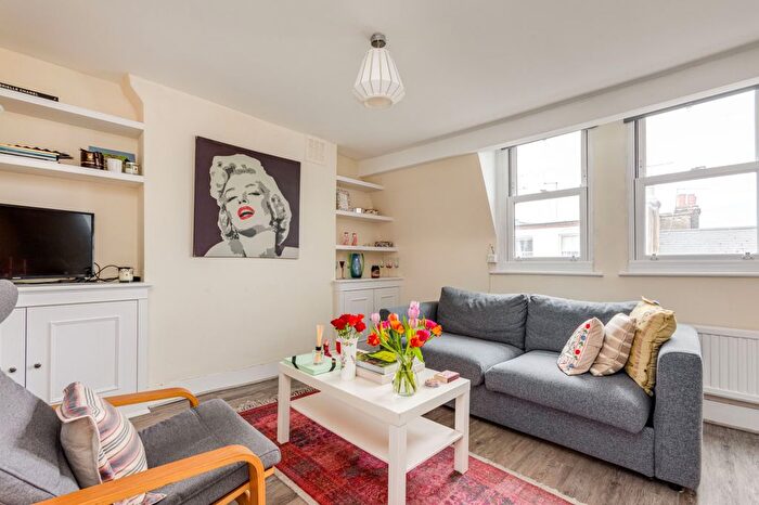 1 Bedroom Flat For Sale In Dawes Road, Fulham, SW6