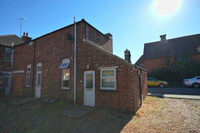 1 Bedroom Apartment To Rent In Park Road, Kettering, NN16